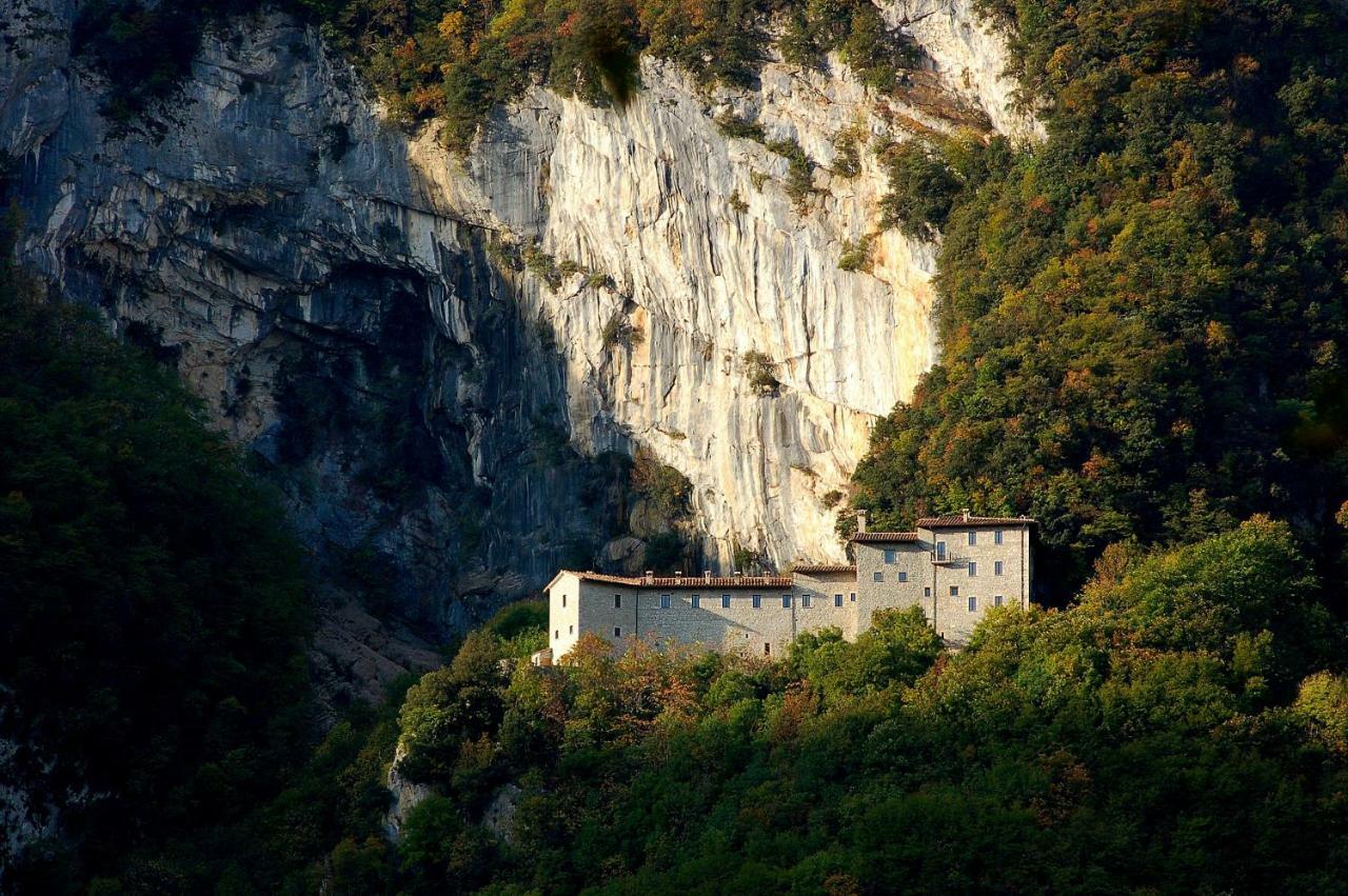 Gasthaus Il Capuccio San Lorenzo in Campo Exterior foto